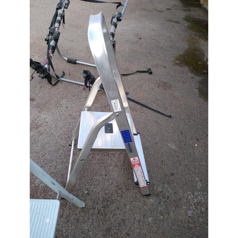 Aluminium step ladder