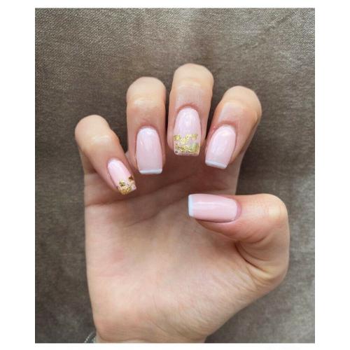 Mobile nail technician