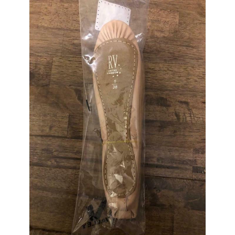 New ballet shoes size 5
