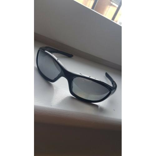 *NEW OAKLEY SUNGLASSES*