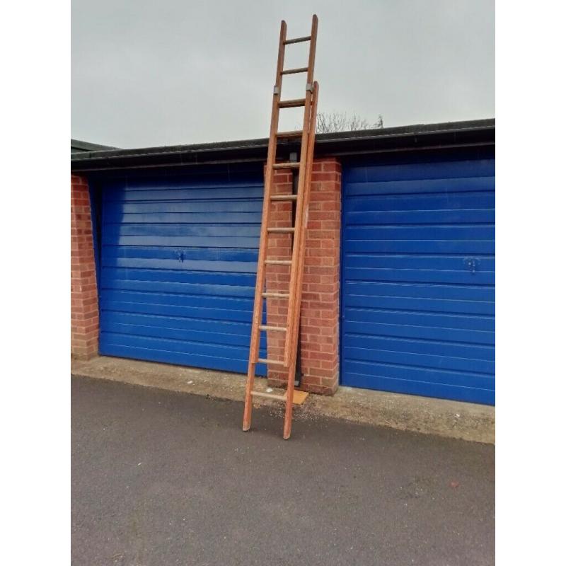 Double wooden ladder 2 x 2.7m