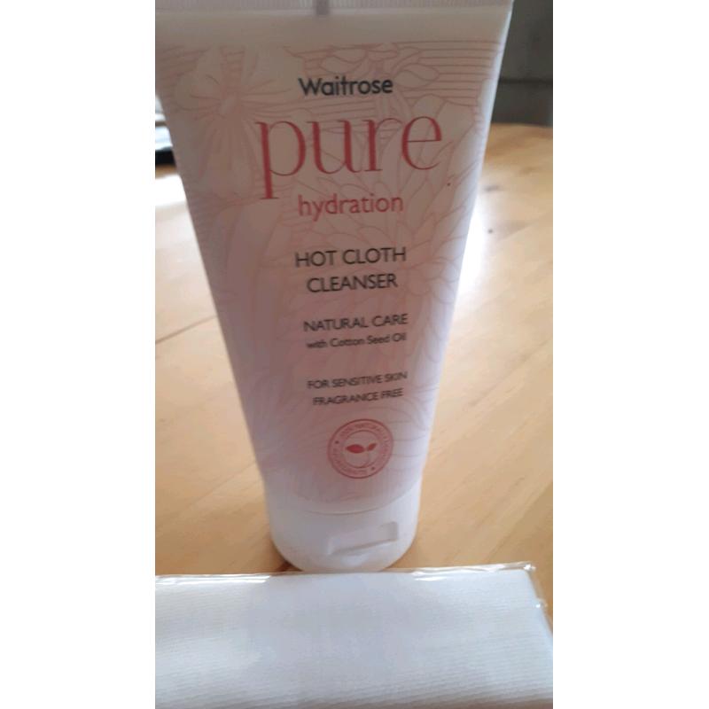 Hot cloth cleanser