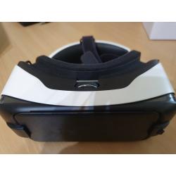 Samsung Gear VR Virtual Headset for Note 5/S6/S6 Edge/S7/S7 Edge - Frost White
