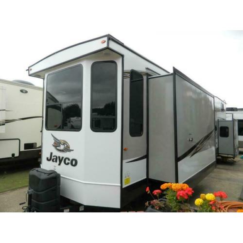 Jayco Bungalow 40 LOFT Destination Trailer,Showmans,Caravan,RV,5th Wheel,static.