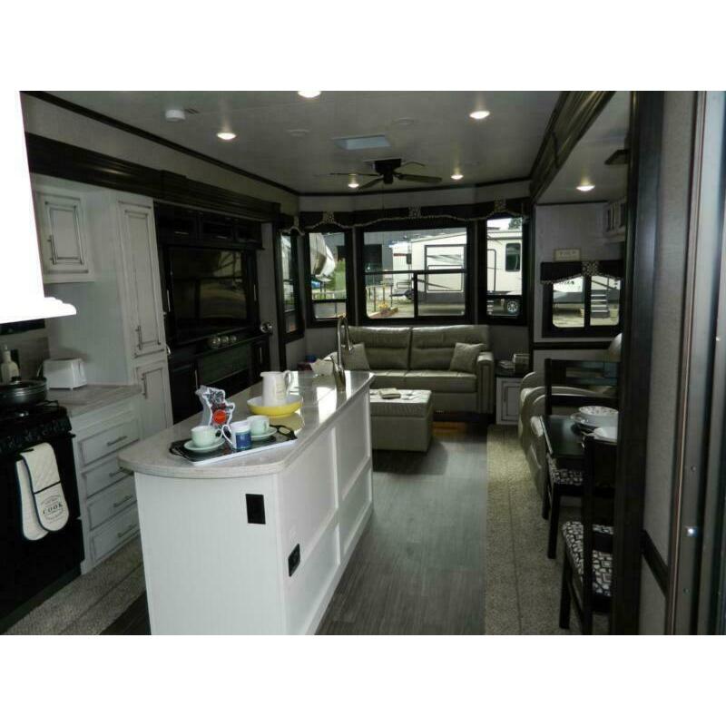 Jayco Bungalow 40 LOFT Destination Trailer,Showmans,Caravan,RV,5th Wheel,static.