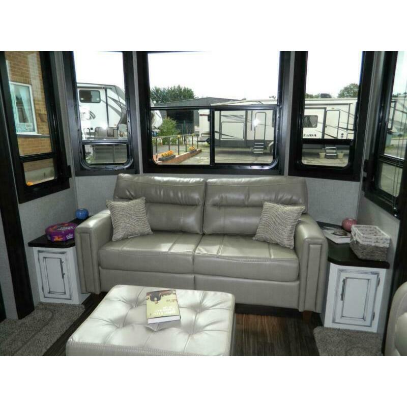 Jayco Bungalow 40 LOFT Destination Trailer,Showmans,Caravan,RV,5th Wheel,static.