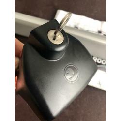 Genuine skoda Kodiaq roof bars bought from main dealer at ?199.00. As new two keys and instructions
