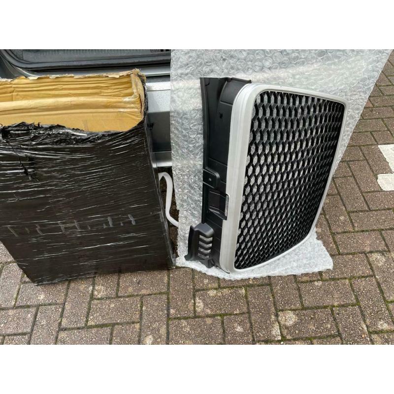 Audi front grill 2005 a4