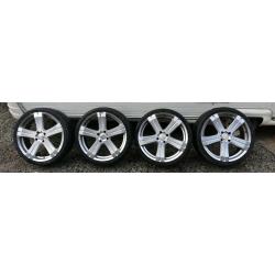 Set of 19" alloy wheels