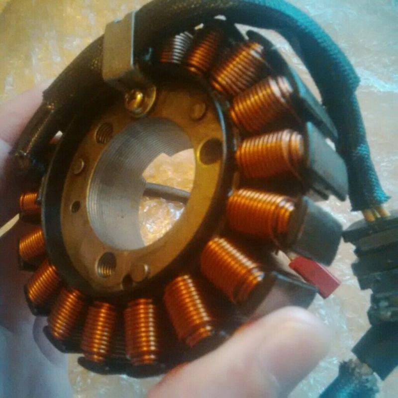 Honda CBR 400 rr NC29 generator alternator excellent condition.