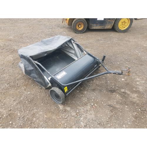 Quad atv ride on lawnmower tractor lawn grass leaf sweeper