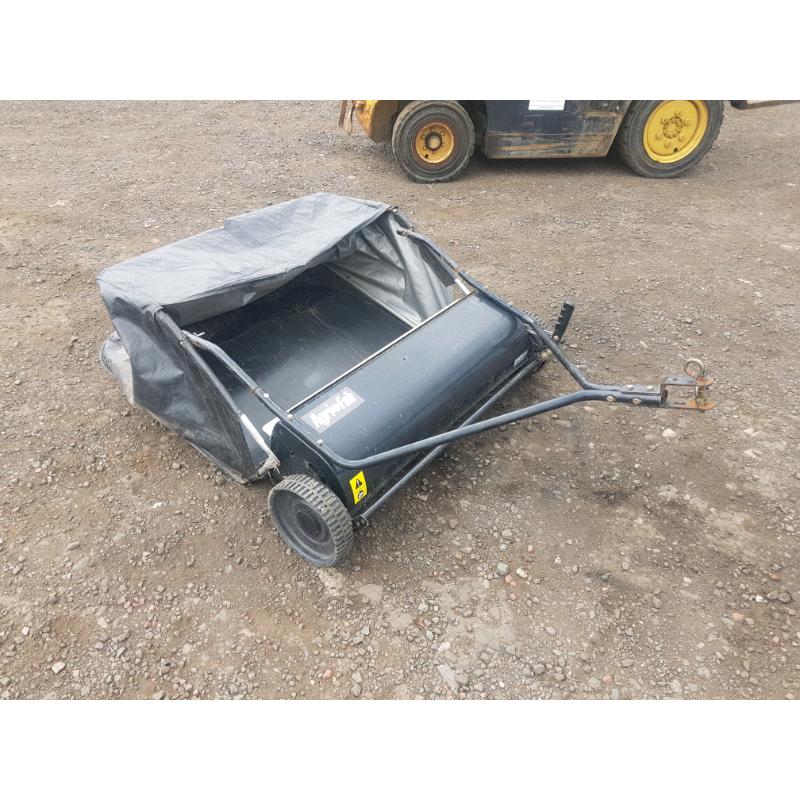 Quad atv ride on lawnmower tractor lawn grass leaf sweeper