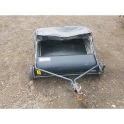 Quad atv ride on lawnmower tractor lawn grass leaf sweeper