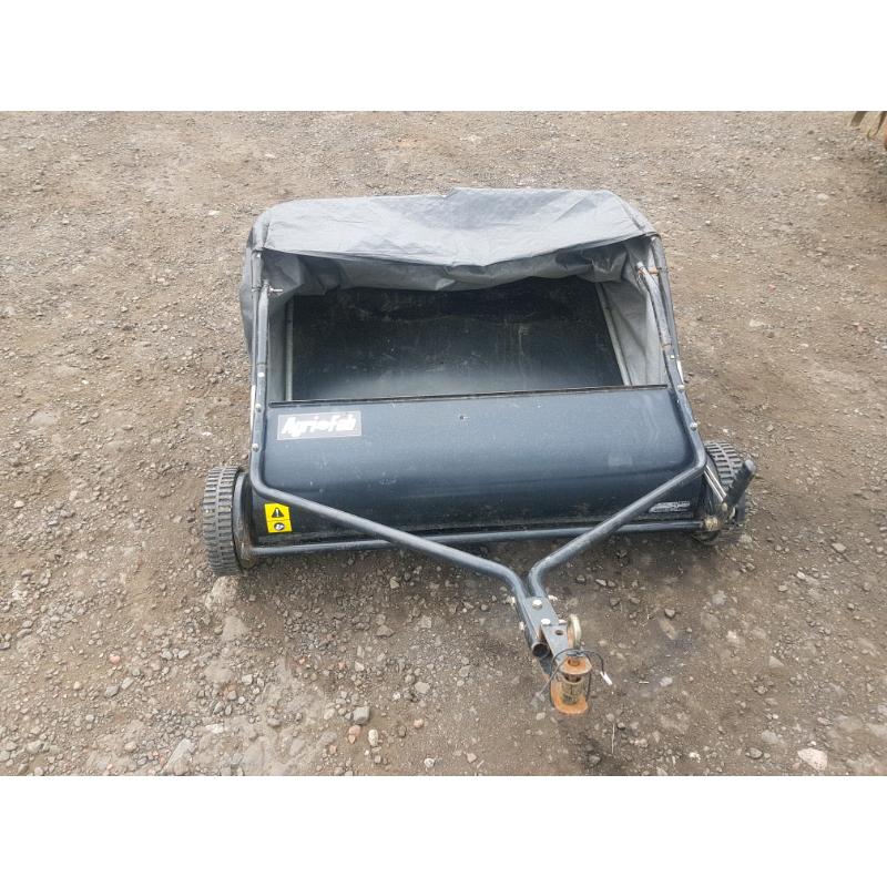 Quad atv ride on lawnmower tractor lawn grass leaf sweeper