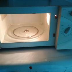850W Samsung microwave