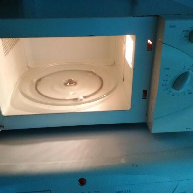 850W Samsung microwave