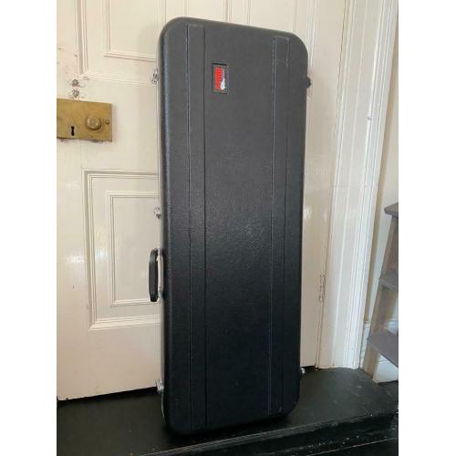 Gator Deluxe ABS Case to fit Strat/Tele shape guitars