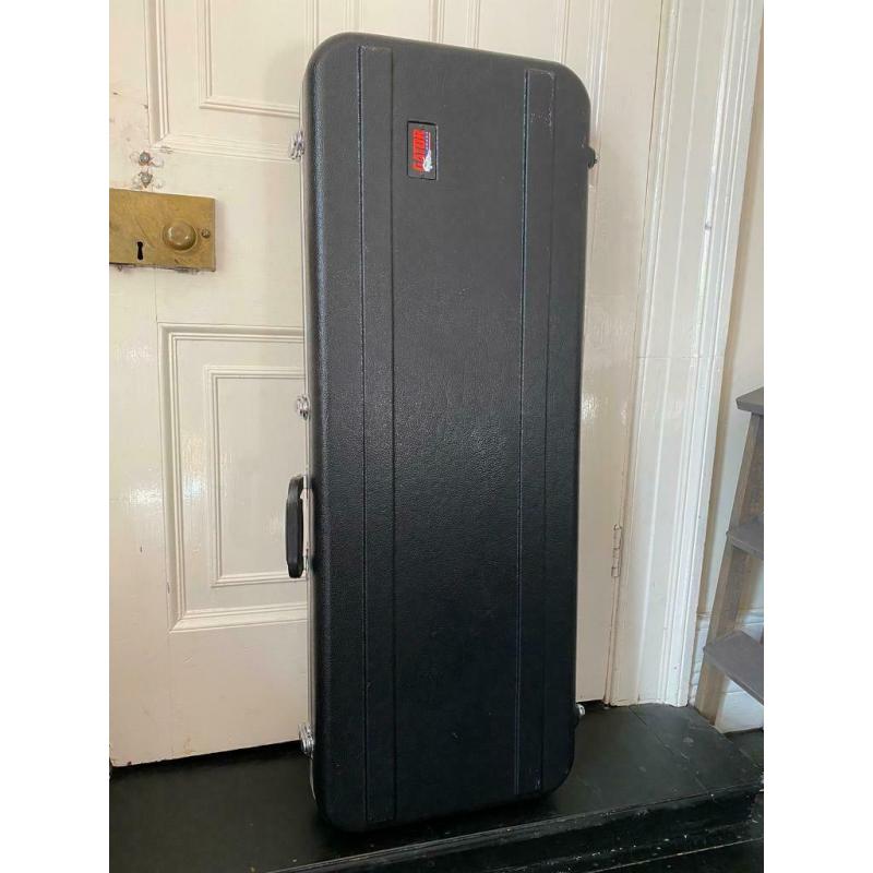 Gator Deluxe ABS Case to fit Strat/Tele shape guitars