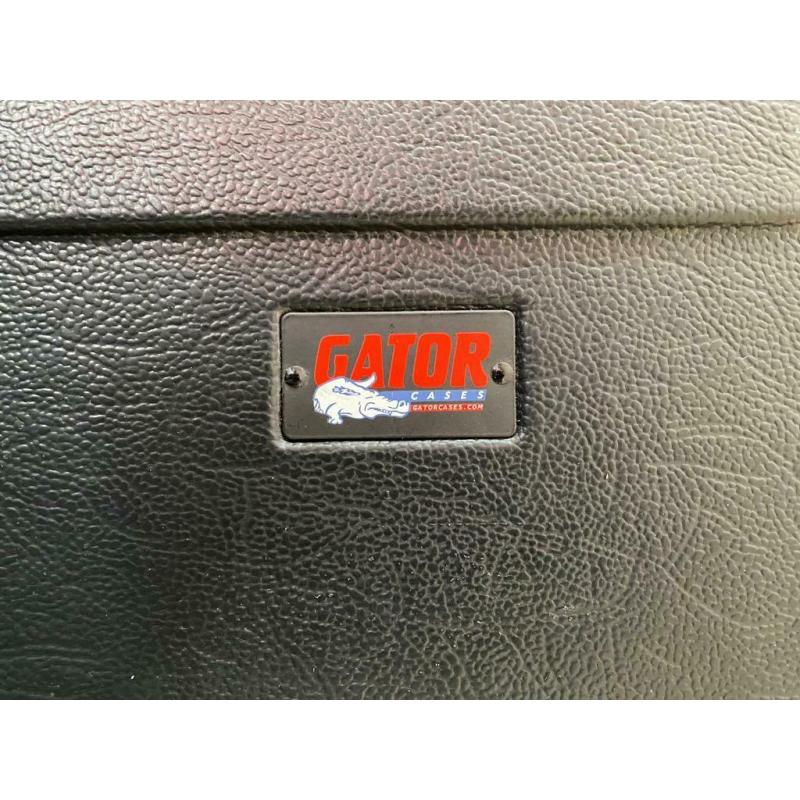 Gator Deluxe ABS Case to fit Strat/Tele shape guitars