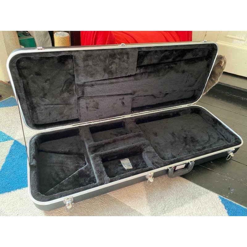 Gator Deluxe ABS Case to fit Strat/Tele shape guitars