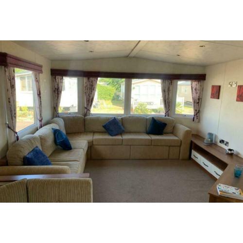 2 BEDROOM CARAVAN WITH CENTRAL HEATING AT HIGHFIELD IN CLACTON
