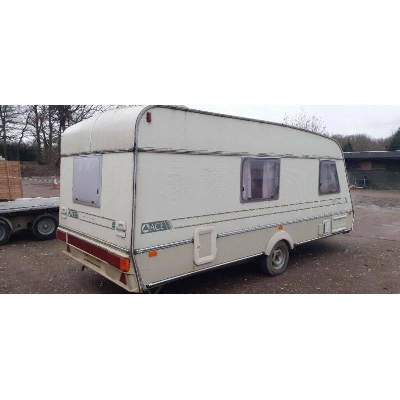 Ace herald 5 berth bunk beds sink toilet