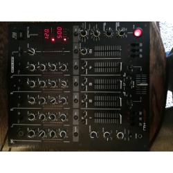 Reloop RMX-40 DSP club mixer
