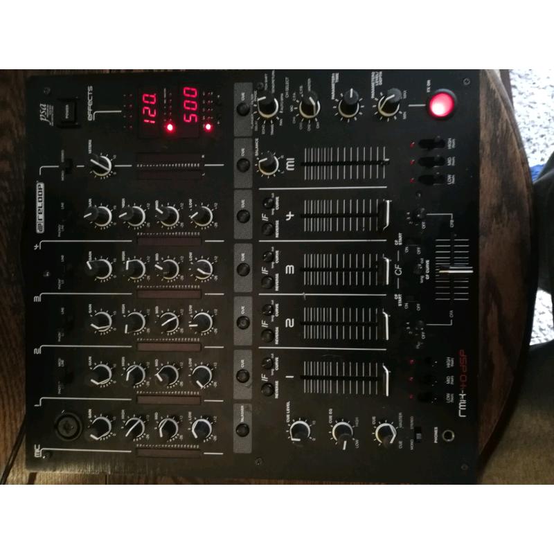 Reloop RMX-40 DSP club mixer