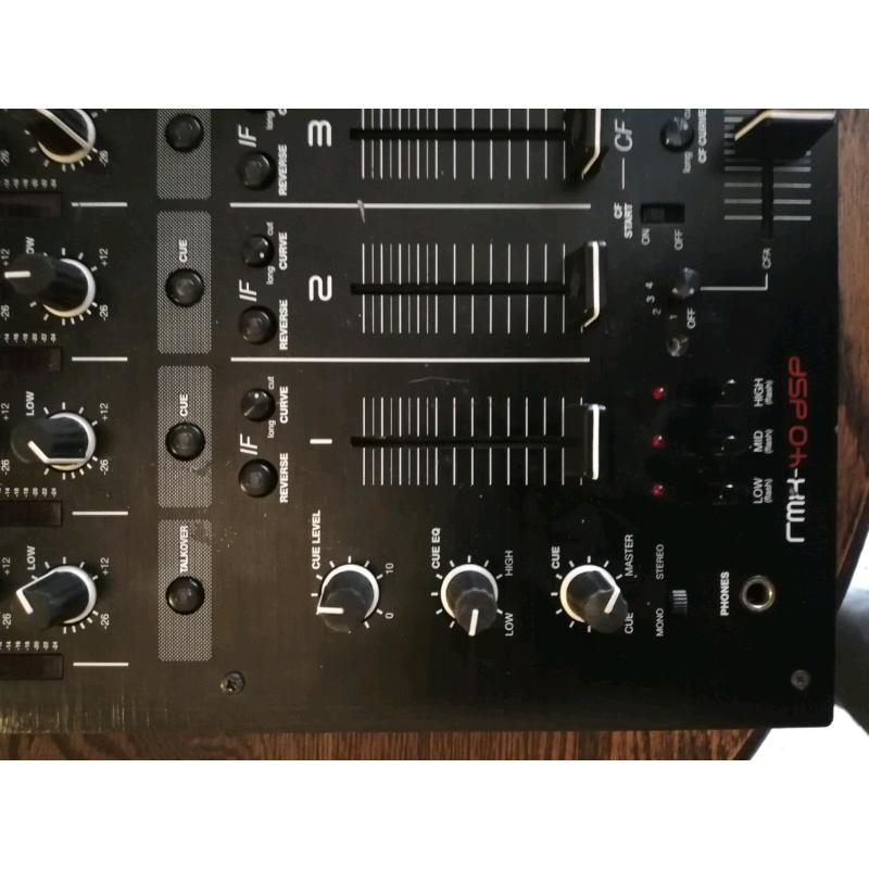 Reloop RMX-40 DSP club mixer