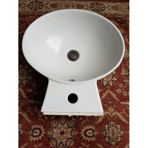 Wall Mountable Hand Basin With Pop Up Plug