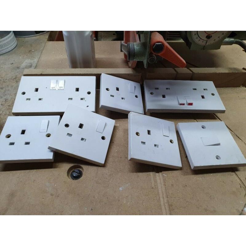 Wiring accessories 13A sockets, telephone outlets, dimmer, fused spur Job Lot