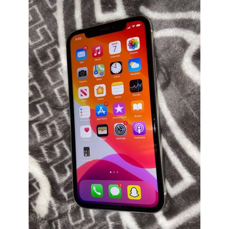 iPhone 11 on Vodafone WHITE