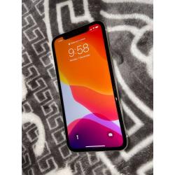 iPhone 11 on Vodafone WHITE