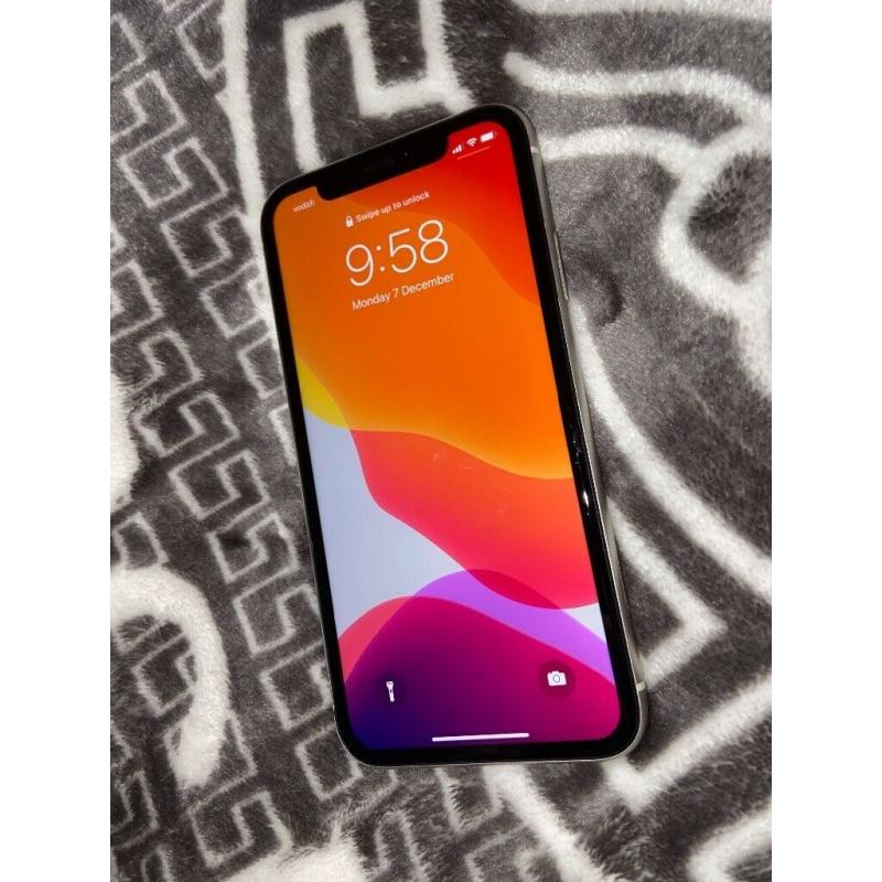 iPhone 11 on Vodafone WHITE