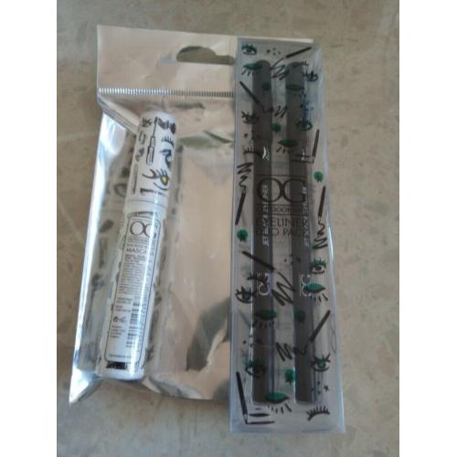 Outdoor girl duo eyeliner and mascara