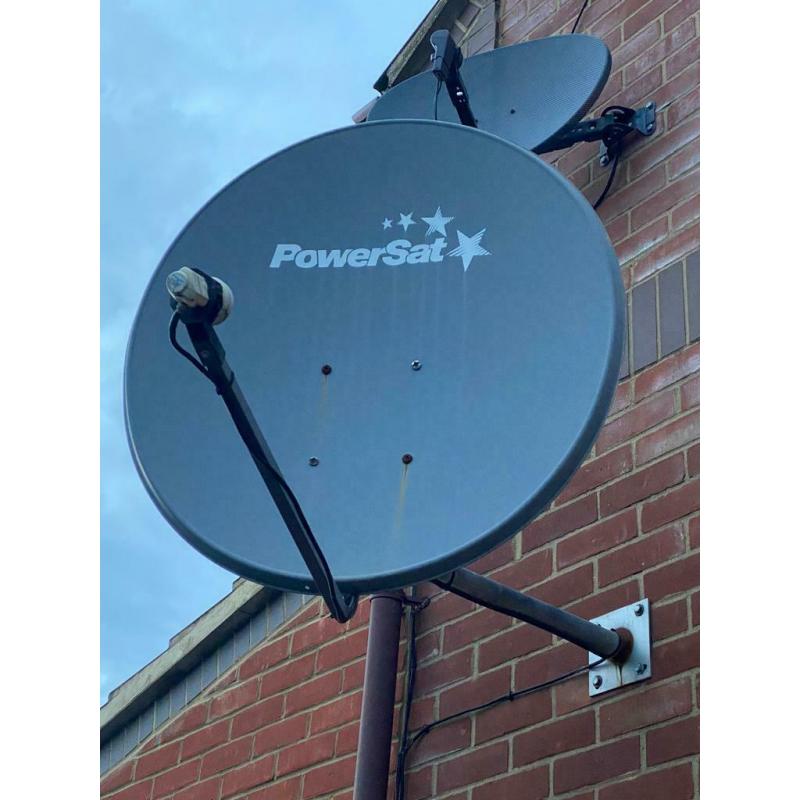 PowerSat Satelite Dish With Wall Bracket