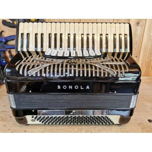 Sonola R460, 4 Voice, Double Octave Tuned, Piano Accordion. Online Lessons Availabe