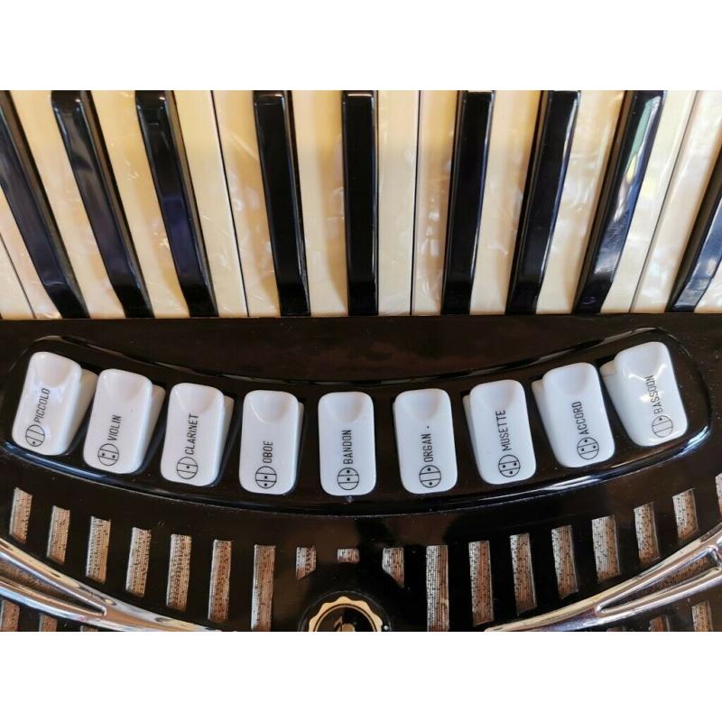 Sonola R460, 4 Voice, Double Octave Tuned, Piano Accordion. Online Lessons Availabe