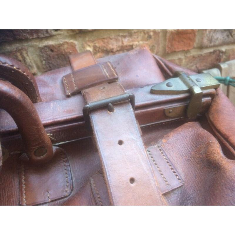 Stunning Vintage French Gladstone Weekend Leather Bag Case