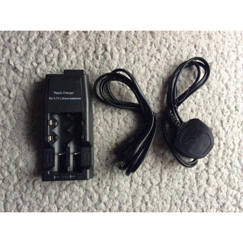 Rapid charger with batteries BNIB