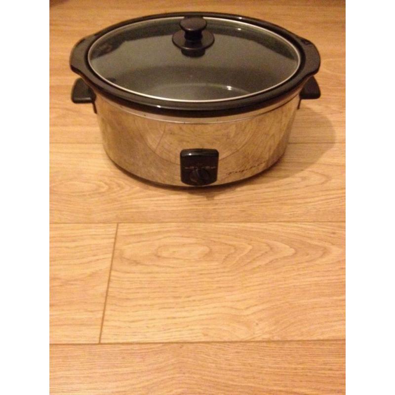 Frigidaire FCLSC55 5.5 ltr slow cooker black and stainless