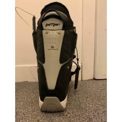 Lemar snowboarding boots size 5 (Never worn)