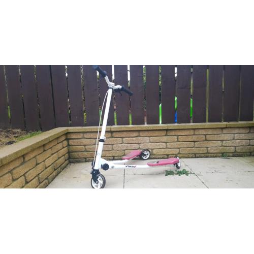 FLIKER 3-WHEEL SCOOTER WHITE