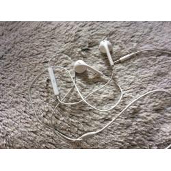 Apple Earbuds