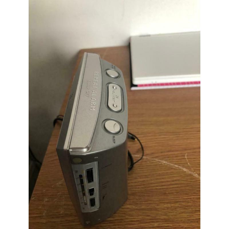 Philpis Radio and clock