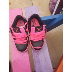 Girls heelys