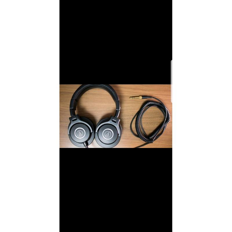 Audio technica ath mx40 Headphones