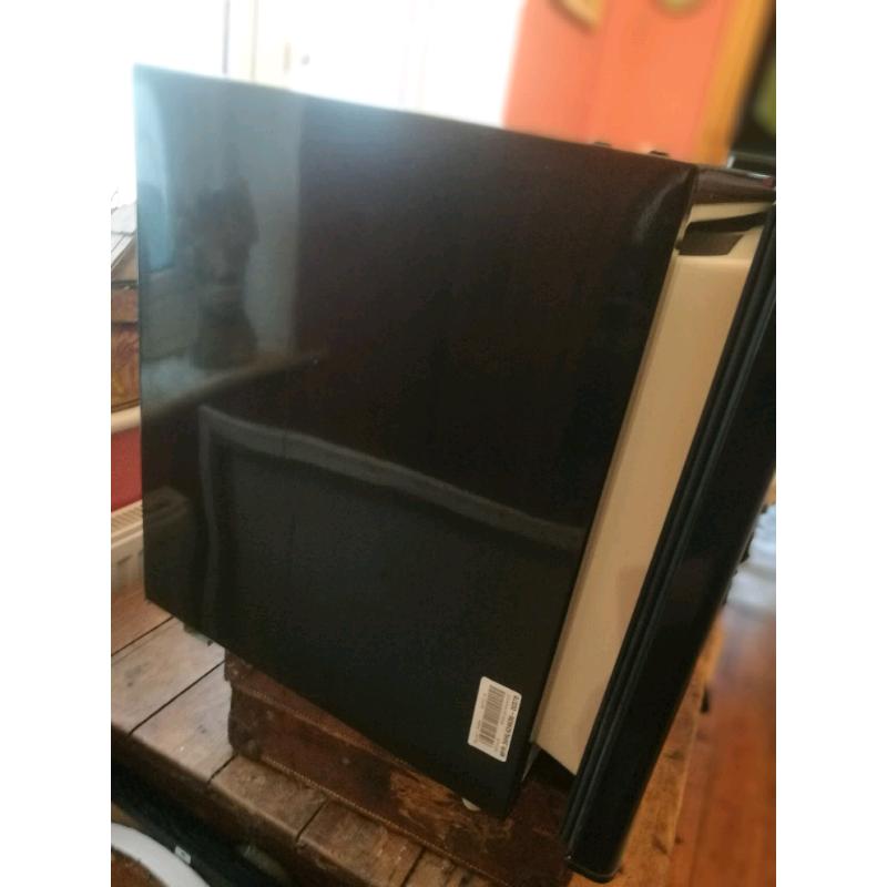 counter top fridge