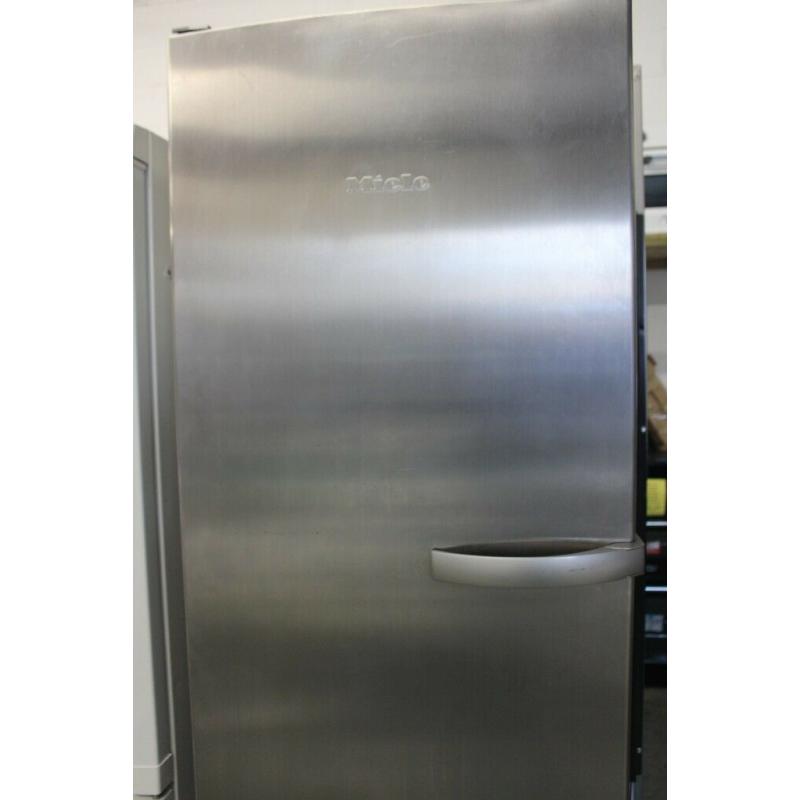 Miele FN4957SED 60cm Freestanding 257l A+ Frost Free Freezer Stainless steel