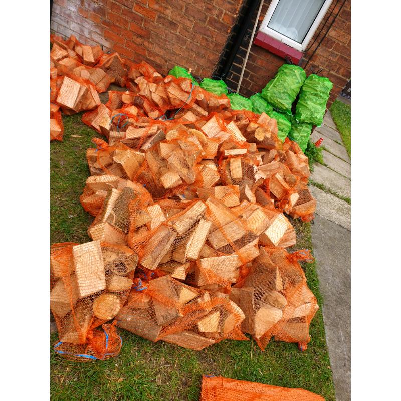 Logs, kidling and fire wood